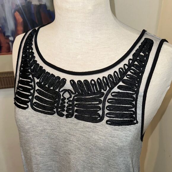 Carmen Marc Valvo Gray Sleeveless Top with Black Ribbon Detailing Size Large - Picture 3 of 10
